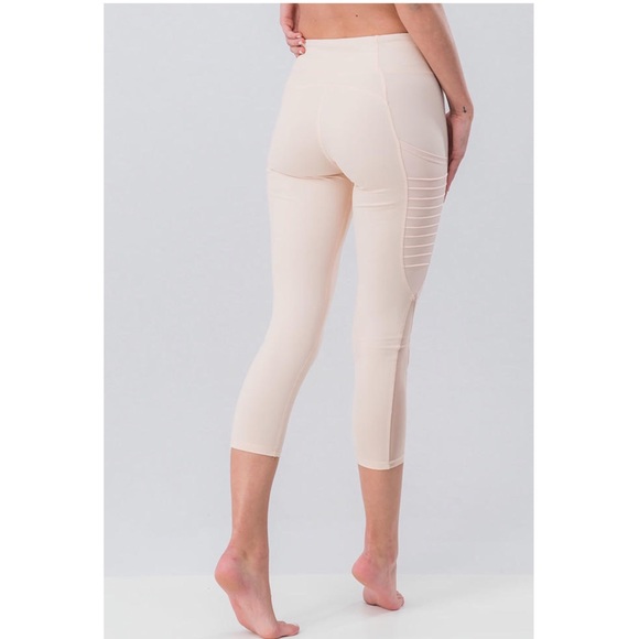 $ FIRM 🌷Blush Moto Mesh Pocket Full Leggings - Picture 2 of 4